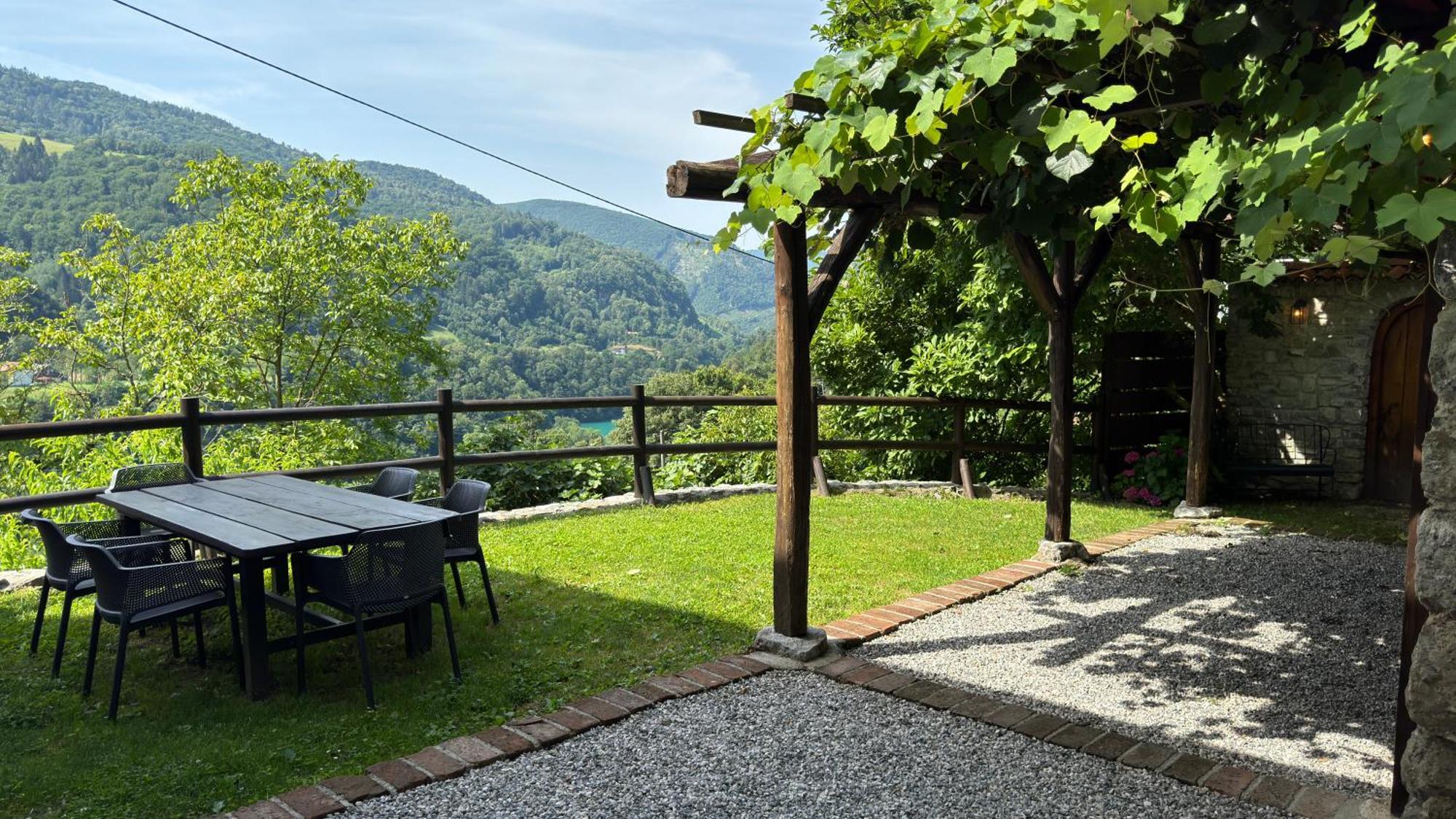 Kuninez, Holiday Home With Summer Kitchen Most na Soči Buitenkant foto